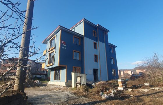 ACİL EMLAKTAN SATILIK UZUN ÇAYIR MAHALLESİNDE 3 KATLI BİNA