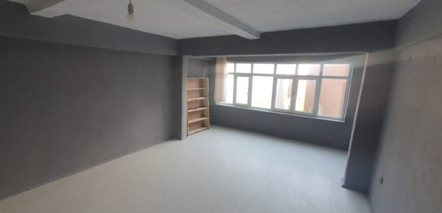 ACİL EMLAKTAN YALI CADDESİNDE 1+1 SATILIK DAİRE