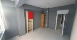 ACİL EMLAKTAN YALI CADDESİNDE 1+1 SATILIK DAİRE