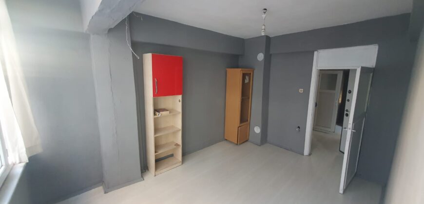 ACİL EMLAKTAN YALI CADDESİNDE 1+1 SATILIK DAİRE