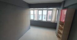 ACİL EMLAKTAN YALI CADDESİNDE 1+1 SATILIK DAİRE