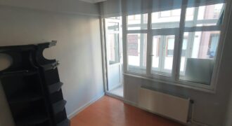 ACİL EMLAKTAN YALI CADDESİNDE   1+1 SATILIK DAİRE