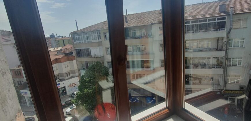 ACİL EMLAK’TAN İSTANBUL YOL AYRIMINDA SATILIK DAİRE