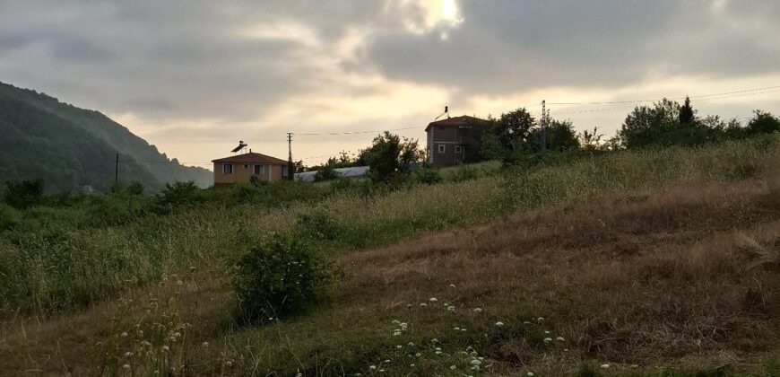 ACİL EMLAK’TAN KEŞKEK KÖY İÇERİSİNDE MÜSTAKİL ARSA