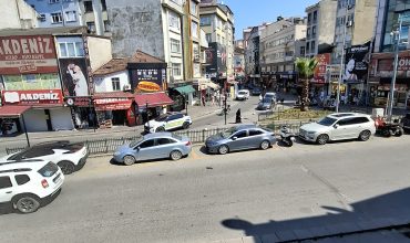 ACİL EMLAK’TAN MERKEZDE İŞLEK LOKASYONDA KİRALIK OFİS