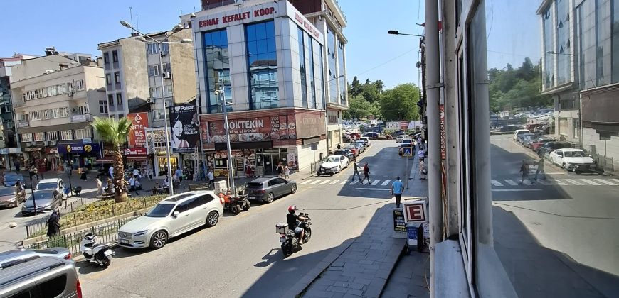 ACİL EMLAK’TAN MERKEZDE İŞLEK LOKASYONDA KİRALIK OFİS