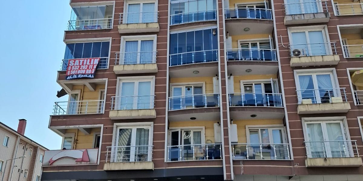 ACİL EMLAK’TAN EREĞLİN AVM KARŞISI 3+1 SATILIK DAİRE!!!